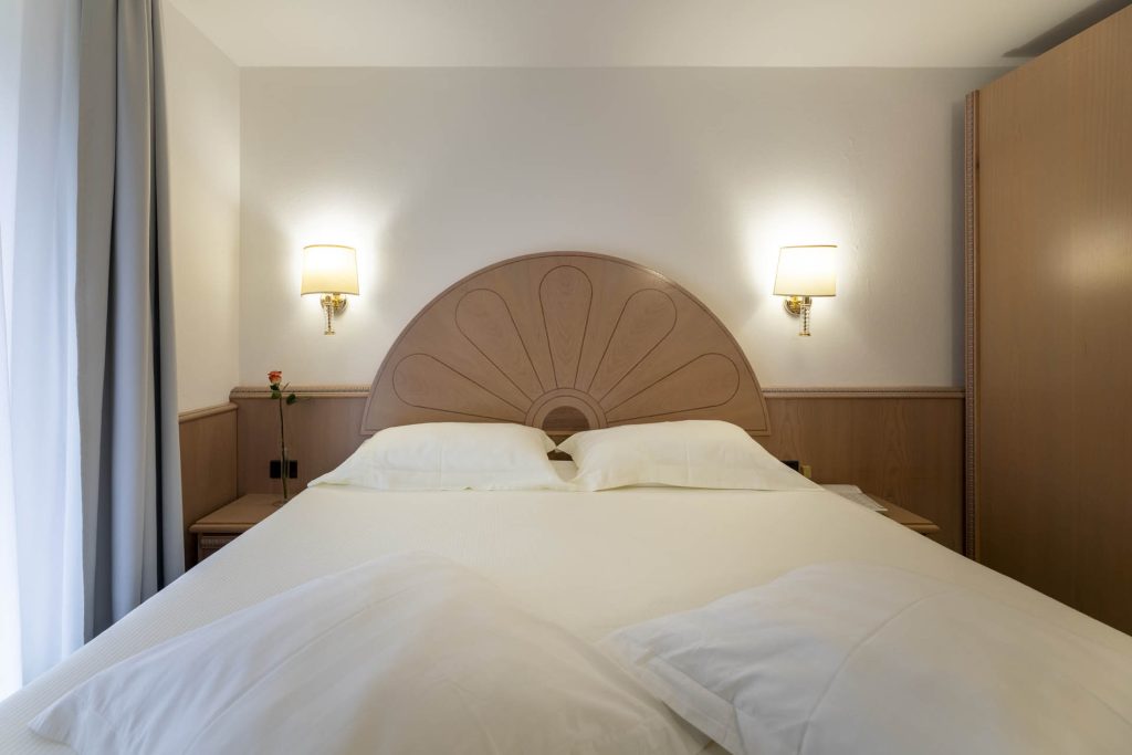 olympic-palace-hotel-deluxe-letto