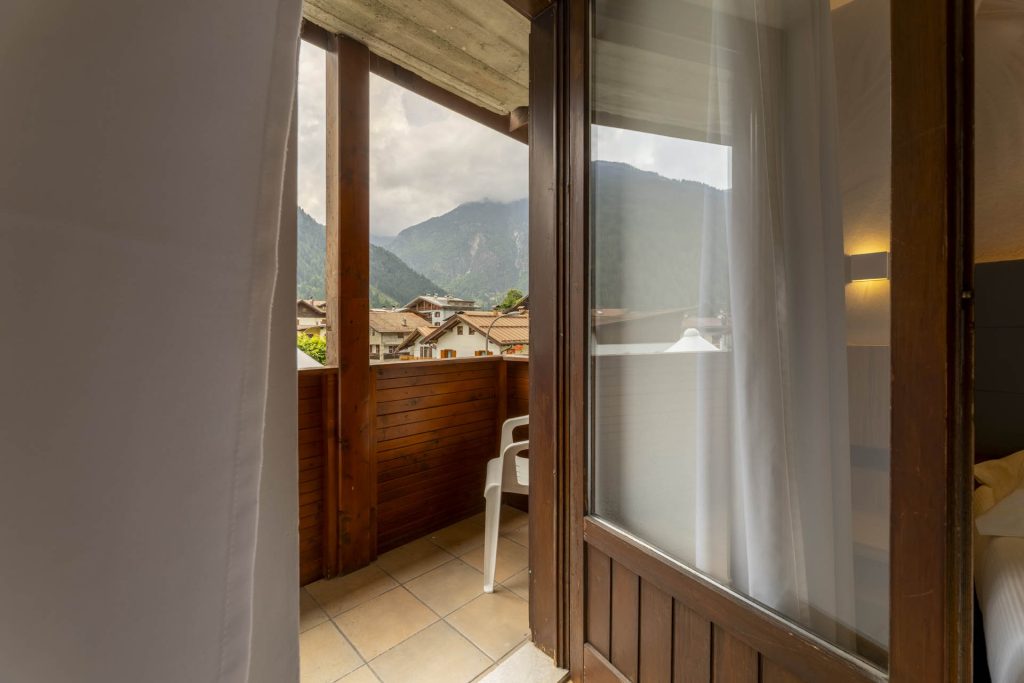olympicpalacehotel-standard-plus-moquette-dettaglio-balcone