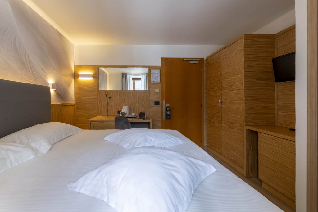 olympicpalacehotel-standard-plus-parquet-letto